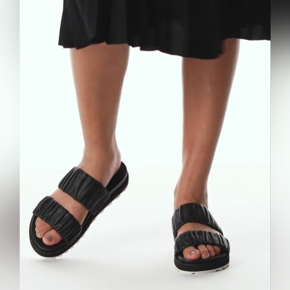 Sorel Roaming Two Strap Slide Black Ruched Slide Sandals. Size 9 - Picture 11 of 12
